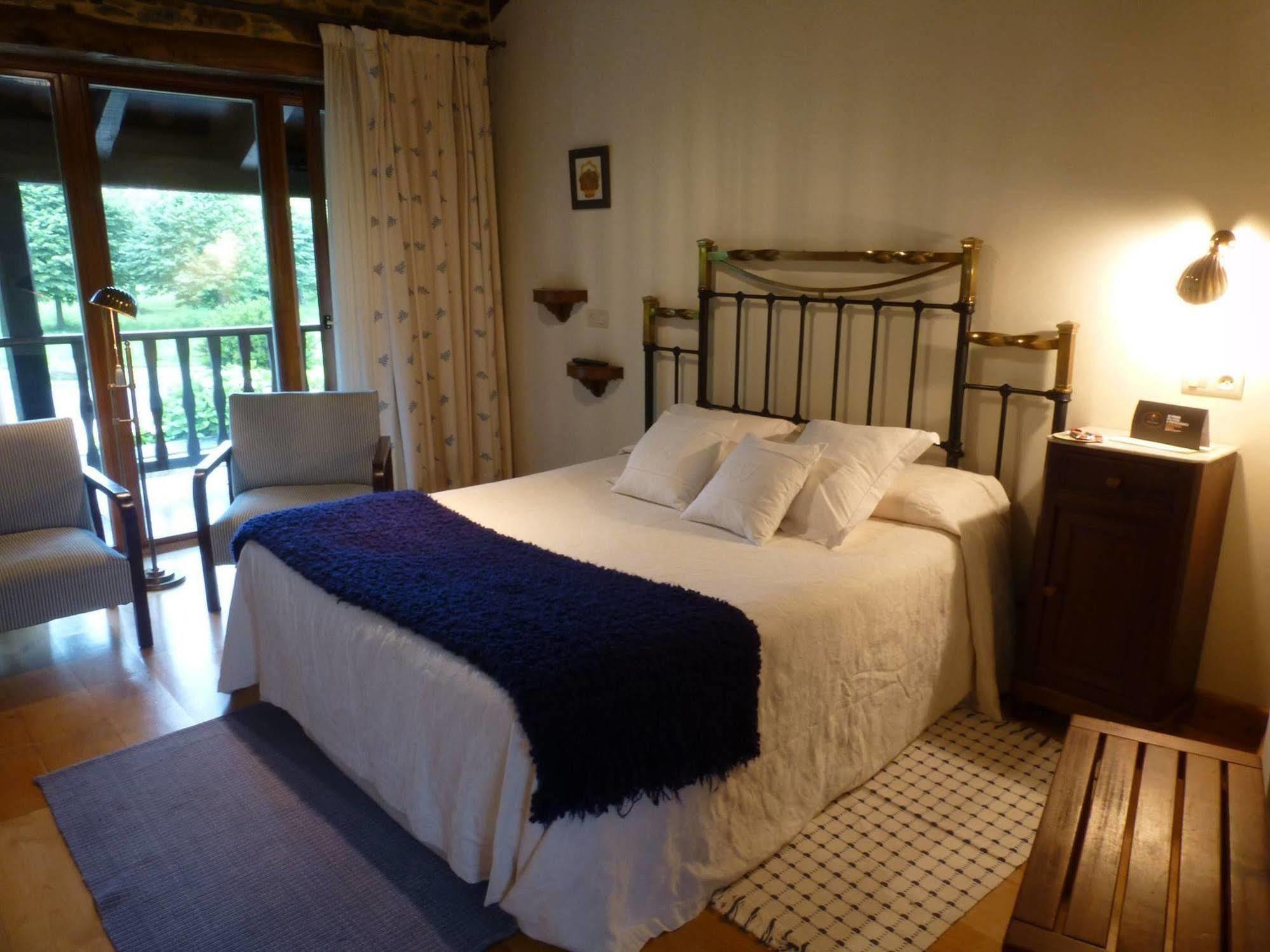 Casa Peleyon Bed & Breakfast Castropol Ngoại thất bức ảnh